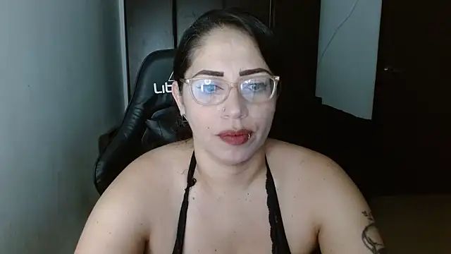 Snapshot of natashasmithe chatting on February 13, 2025, 12:32 pm natashasmithe online show from February 13, 2025, 12:32 pm