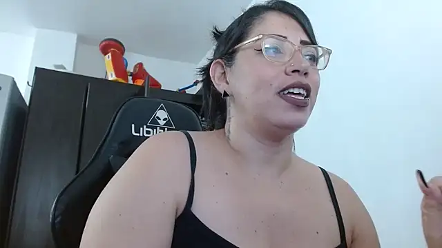 Snapshot of natashasmithe chatting on February 22, 2025, 3:34 am natashasmithe online show from February 22, 2025, 3:34 am