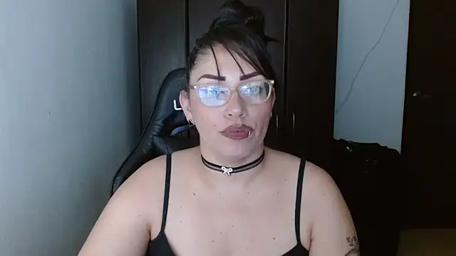 Snapshot of natashasmithe chatting on February 24, 2025, 4:16 am natashasmithe online show from February 24, 2025, 4:16 am