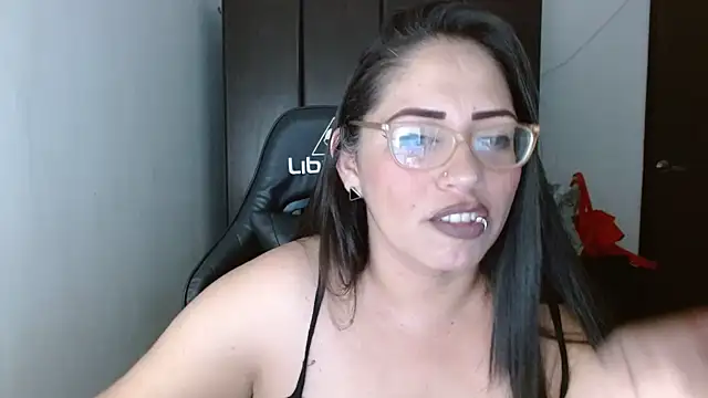 Snapshot of natashasmithe chatting on March 3, 2025, 6:37 am natashasmithe online show from March 3, 2025, 6:37 am