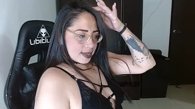 Snapshot of natashasmithe chatting on October 15, 2025, 1:17 am natashasmithe online show from October 15, 2025, 1:17 am