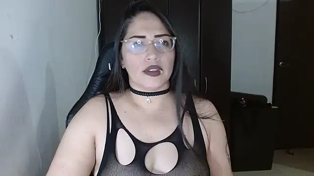 Snapshot of natashasmithe chatting on November 17, 2025, 1:00 am natashasmithe online show from November 17, 2025, 1:00 am