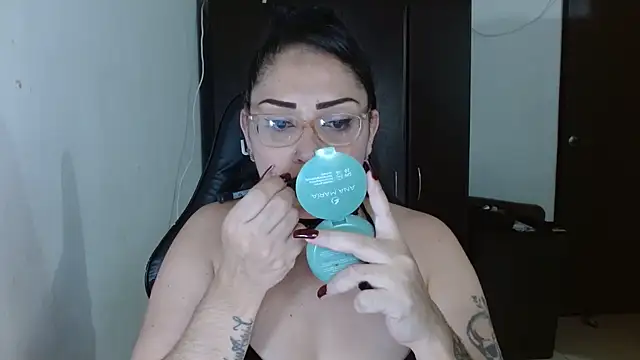 Snapshot of natashasmithe chatting on November 19, 2025, 1:05 am natashasmithe online show from November 19, 2025, 1:05 am