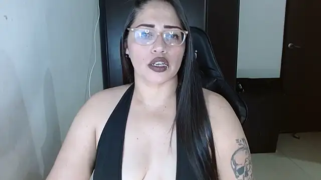 Snapshot of natashasmithe chatting on December 3, 2025, 1:24 am natashasmithe online show from December 3, 2025, 1:24 am