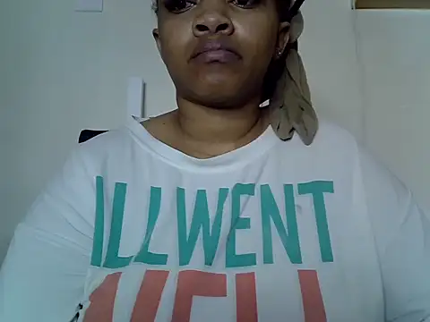 Snapshot of Brown_sexy chatting on November 17, 2025, 7:41 pm Brown sexy online show from November 17, 2025, 7:41 pm