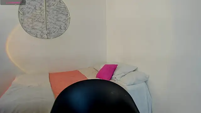 Snapshot of IsabelaVanegas_ chatting on January 10, 2026, 7:26 pm IsabelaVanegas online show from January 10, 2026, 7:26 pm