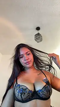 Snapshot of IsabelaVanegas_ chatting on February 9, 2026, 5:06 pm IsabelaVanegas online show from February 9, 2026, 5:06 pm