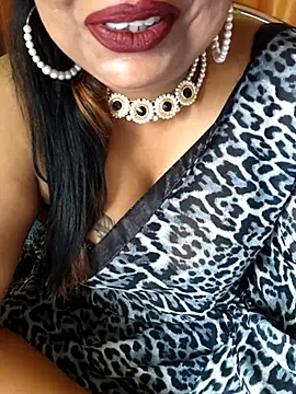 Snapshot of YR-SHIVANI chatting on March 17, 2025, 7:57 am YR-SHIVANI online show from March 17, 2025, 7:57 am