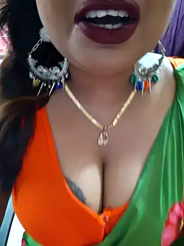 Snapshot of YR-SHIVANI chatting on October 31, 2025, 4:35 am YR-SHIVANI online show from October 31, 2025, 4:35 am