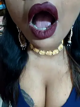 Snapshot of YR-SHIVANI chatting on December 3, 2025, 3:14 am YR-SHIVANI online show from December 3, 2025, 3:14 am