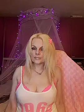 Snapshot of Angeldevilus chatting on February 13, 2026, 12:17 am Angeldevilus online show from February 13, 2026, 12:17 am