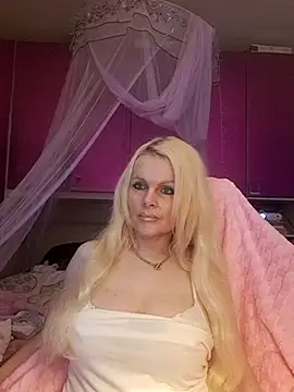 Snapshot of Angeldevilus chatting on April 23, 2026, 4:42 pm Angeldevilus online show from April 23, 2026, 4:42 pm