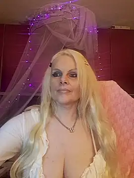 Snapshot of Angeldevilus chatting on May 9, 2026, 12:05 am Angeldevilus online show from May 9, 2026, 12:05 am