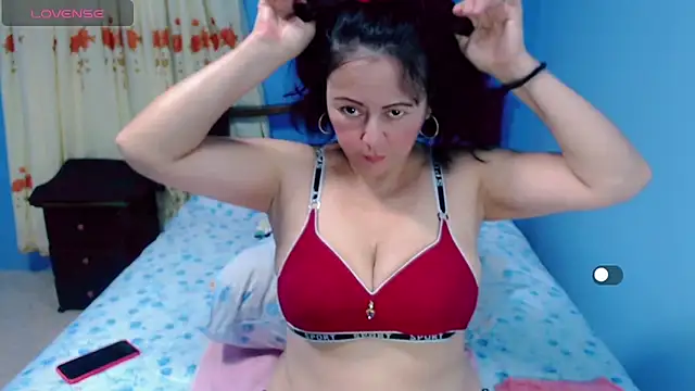 Lily Benet1 online show from May 7, 2026, 3:01 am
