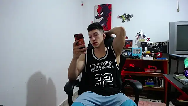 Snapshot of Iam_yourbabyprincess_XD chatting on February 4, 2026, 5:13 am Iam yourbabyprincess XD online show from February 4, 2026, 5:13 am