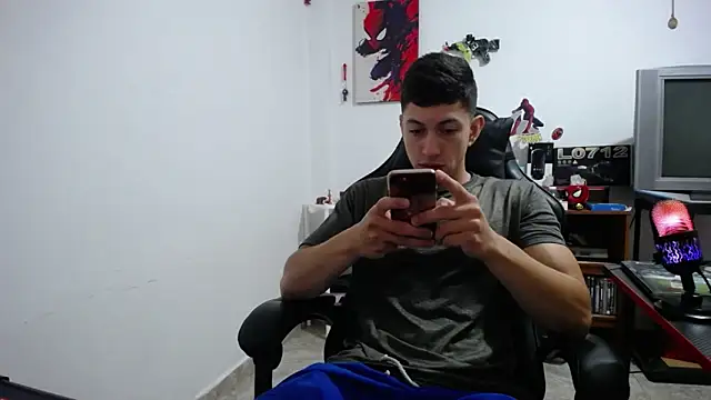 Snapshot of Iam_yourbabyprincess_XD chatting on March 3, 2026, 8:15 pm Iam yourbabyprincess XD online show from March 3, 2026, 8:15 pm