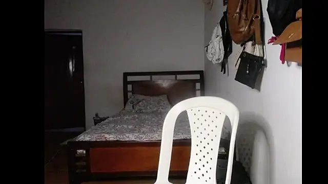 Snapshot of foxysweet09 chatting on February 13, 2025, 10:54 pm foxysweet09 online show from February 13, 2025, 10:54 pm