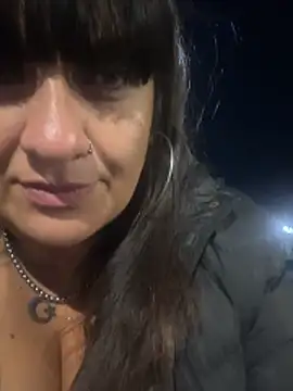 Snapshot of Sensualmente333 chatting on April 24, 2026, 2:14 am Sensualmente333 online show from April 24, 2026, 2:14 am