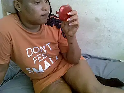 Snapshot of Crystal__Gee chatting on February 13, 2025, 8:27 am Crystal Gee online show from February 13, 2025, 8:27 am