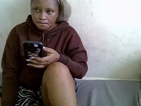 Snapshot of Crystal__Gee chatting on March 20, 2025, 6:19 am Crystal Gee online show from March 20, 2025, 6:19 am