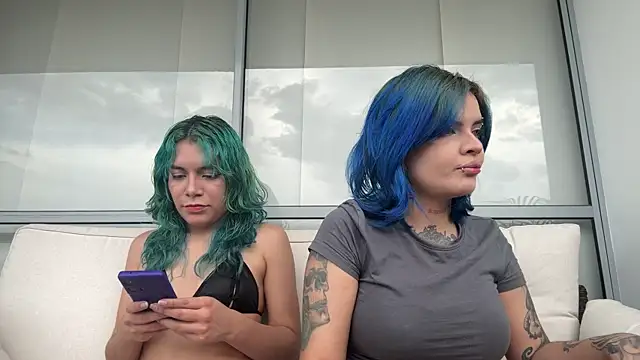 SinisterDarling online show from November 3, 2025, 9:27 pm