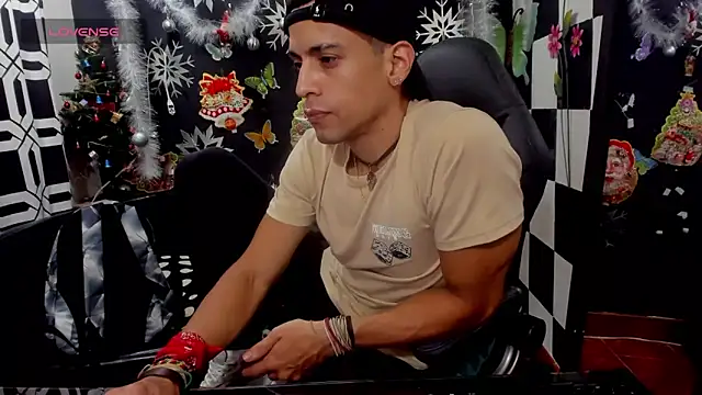 Brunocuttie94 online show from November 8, 2025, 6:40 pm