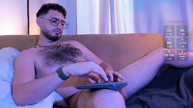 axel giracr online show from February 7, 2026, 7:50 pm