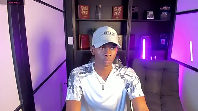 Snapshot of JacksonMuller_ chatting on October 31, 2025, 1:12 pm JacksonMuller online show from October 31, 2025, 1:12 pm