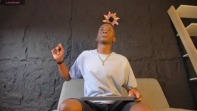 Snapshot of JacksonMuller_ chatting on November 24, 2025, 12:38 pm JacksonMuller online show from November 24, 2025, 12:38 pm