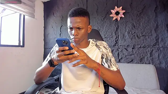 Snapshot of JacksonMuller_ chatting on November 25, 2025, 1:11 pm JacksonMuller online show from November 25, 2025, 1:11 pm