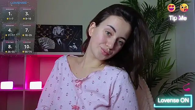 SweetieKendl online show from February 12, 2026, 9:21 pm