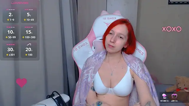 Snapshot of LeahGottty chatting on October 9, 2025, 1:25 am LeahGottty online show from October 9, 2025, 1:25 am