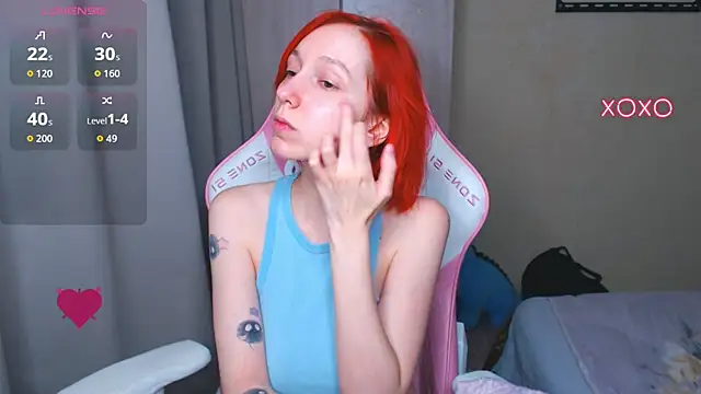 Snapshot of LeahGottty chatting on November 5, 2025, 4:45 am LeahGottty online show from November 5, 2025, 4:45 am