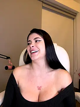 Snapshot of misslollipop04 chatting on December 5, 2025, 2:09 am misslollipop04 online show from December 5, 2025, 2:09 am