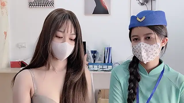 Mono-Stewardesss online show from February 4, 2026, 4:24 pm