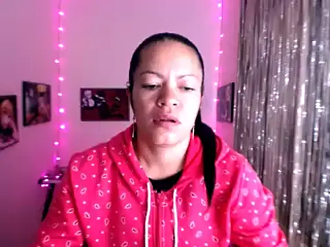 Cristal w online show from February 3, 2025, 12:14 pm