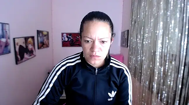 Cristal w online show from March 4, 2025, 8:05 pm