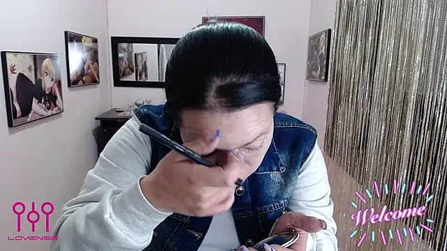 Cristal w online show from October 3, 2025, 12:46 pm