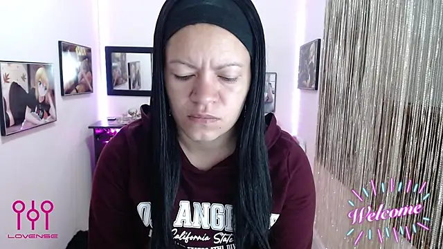 Cristal w online show from October 15, 2025, 12:38 pm