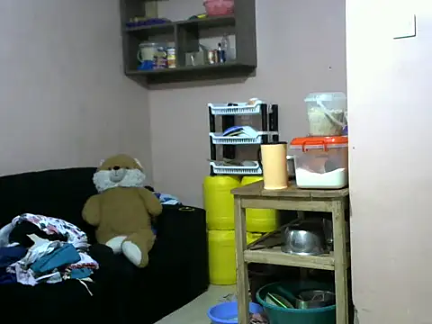 Snapshot of slender-qwene chatting on October 30, 2025, 11:00 am slender-qwene online show from October 30, 2025, 11:00 am