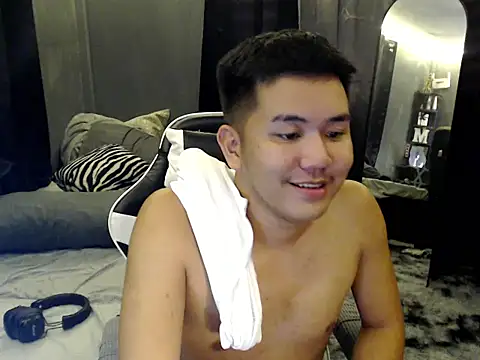 Snapshot of xgregor07 chatting on October 28, 2025, 3:47 pm xgregor07 online show from October 28, 2025, 3:47 pm