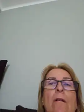 Snapshot of Steffi45 chatting on June 1, 2026, 10:17 am Steffi45 online show from June 1, 2026, 10:17 am