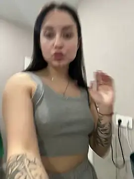 ellie ssexy online show from March 13, 2025, 6:01 pm