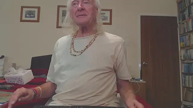 WaverlyKernow online show from December 19, 2025, 2:02 pm