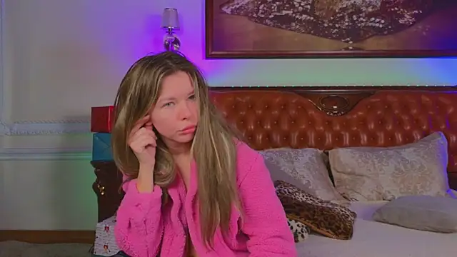 Real Tini online show from December 15, 2025, 6:17 am