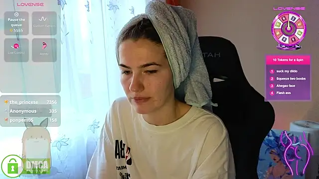 Snapshot of mag1c_eyes1 chatting on November 17, 2025, 12:44 pm mag1c eyes1 online show from November 17, 2025, 12:44 pm