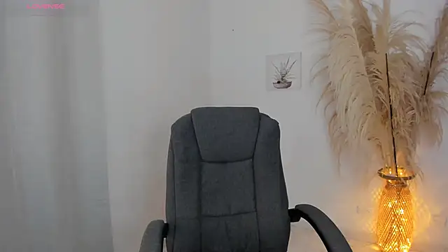 Snapshot of sarita1412 chatting on December 18, 2025, 12:17 am sarita1412 online show from December 18, 2025, 12:17 am