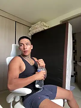 Snapshot of sendfer chatting on October 21, 2025, 8:20 pm sendfer online show from October 21, 2025, 8:20 pm