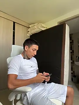 Snapshot of sendfer chatting on November 4, 2025, 8:41 pm sendfer online show from November 4, 2025, 8:41 pm