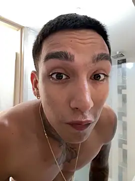 Snapshot of sendfer chatting on November 7, 2025, 1:55 pm sendfer online show from November 7, 2025, 1:55 pm